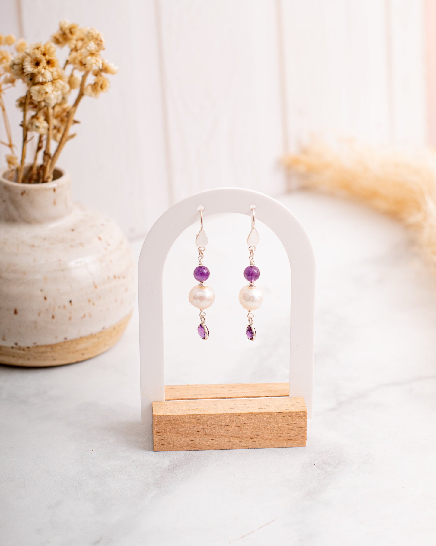 Aros de Plata 925 con Perlas Naturales y Piedra Amatista 