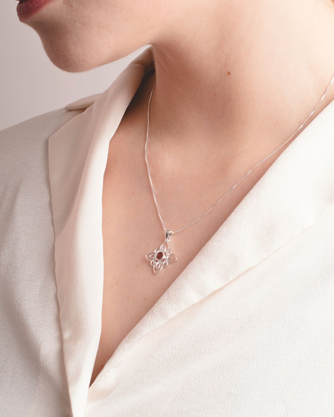 Collar Amuleto Noelia Red