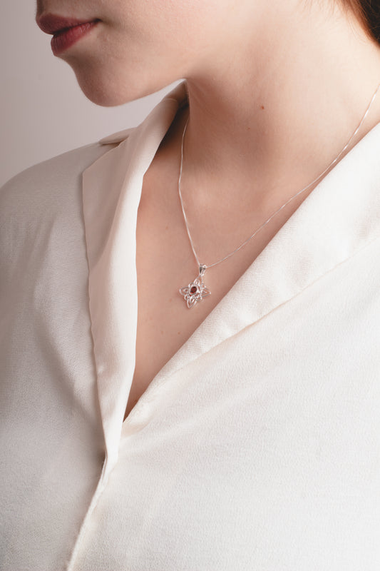 Collar Amuleto Noelia Red
