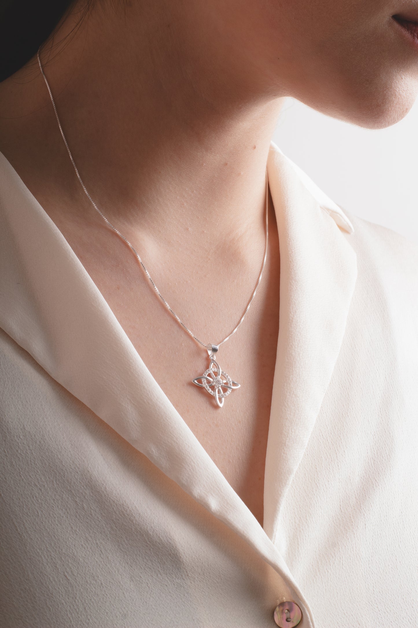 Collar Plata Noelia - Nudo de Brujas White